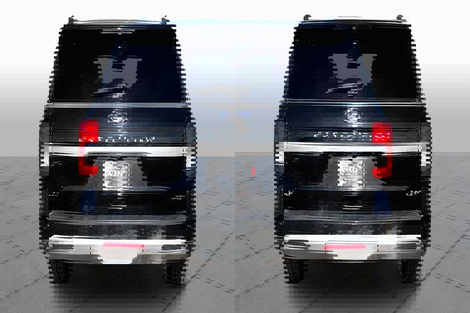 Used 2024 Ford Expedition Max XLT image 4