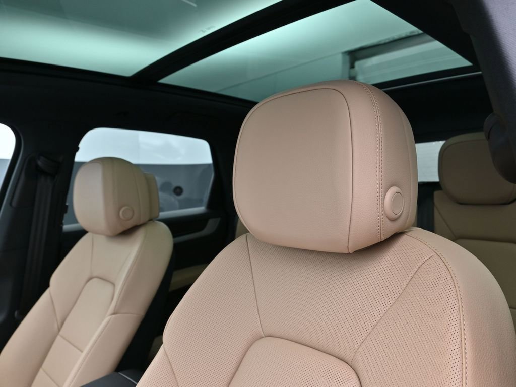 New 2026 Porsche Cayenne image 16
