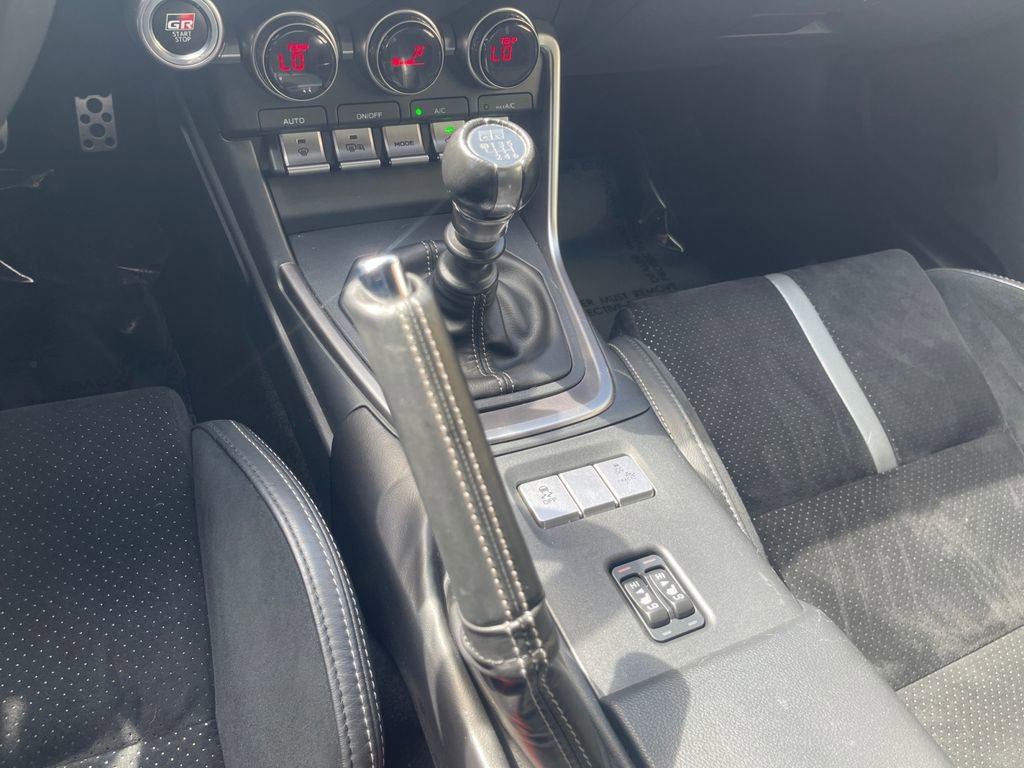Used 2023 Toyota GR86 Premium w/ ALL Weather Mat Package (TMS) image 11