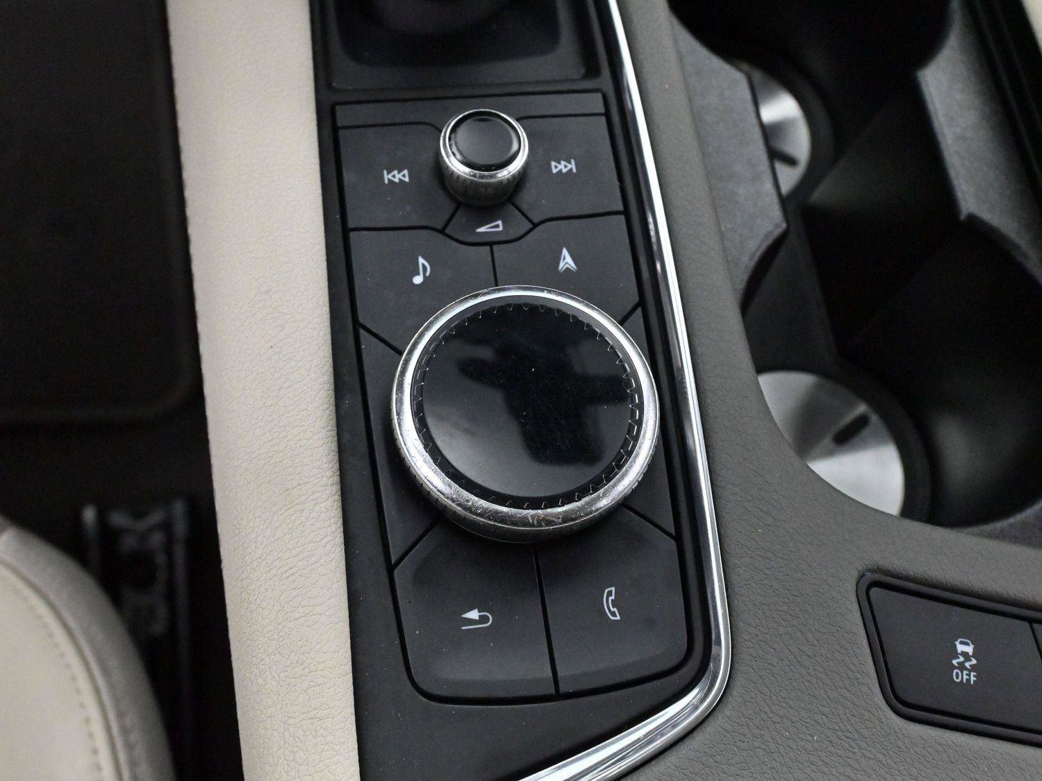 Certified 2022 Cadillac XT6 Premium Luxury image 29