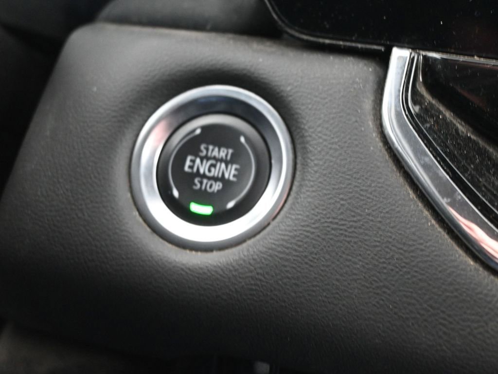 Used 2025 GMC Canyon Elevation image 40