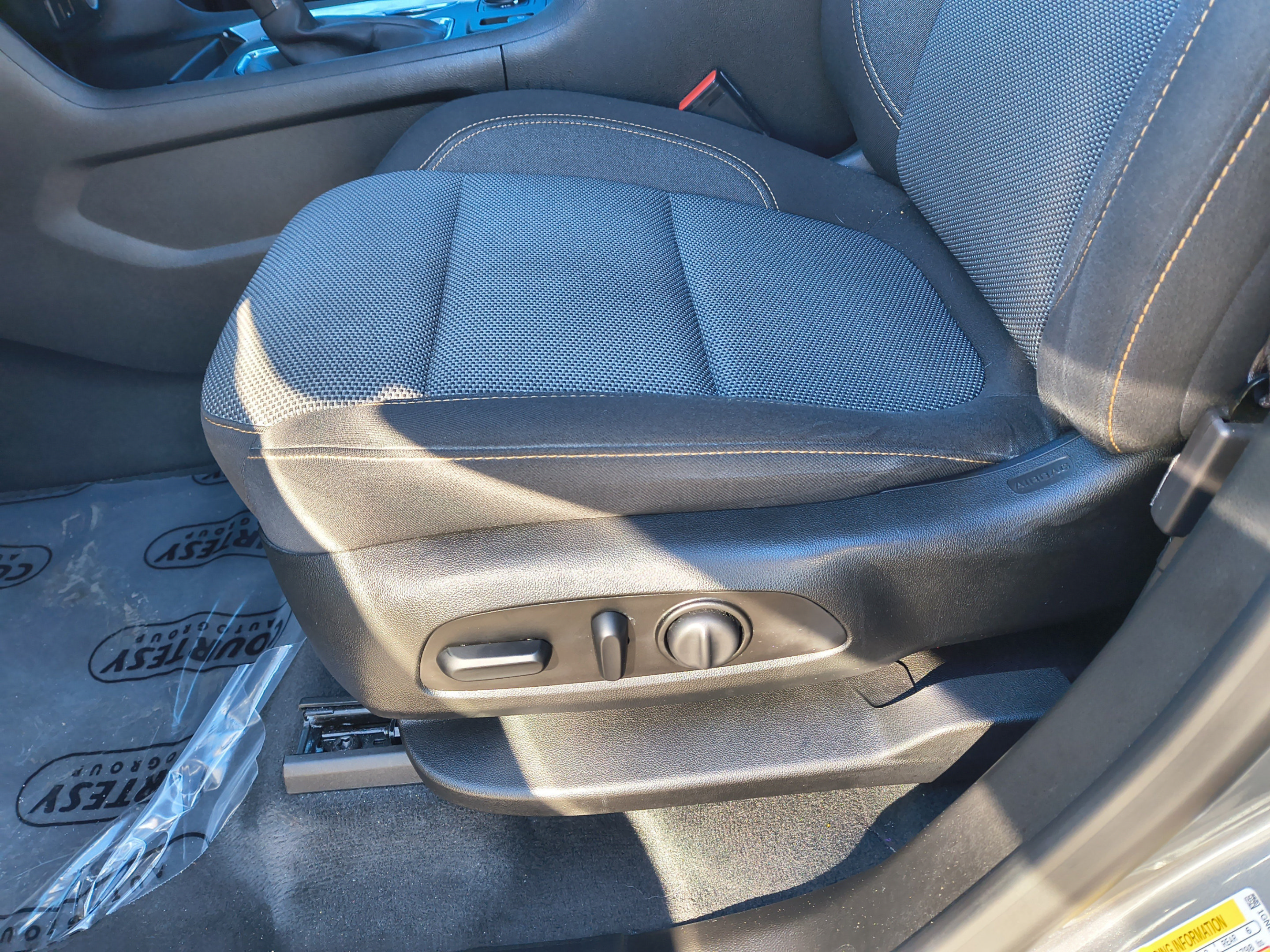 Used 2021 Chevrolet Traverse LT FWD image 20
