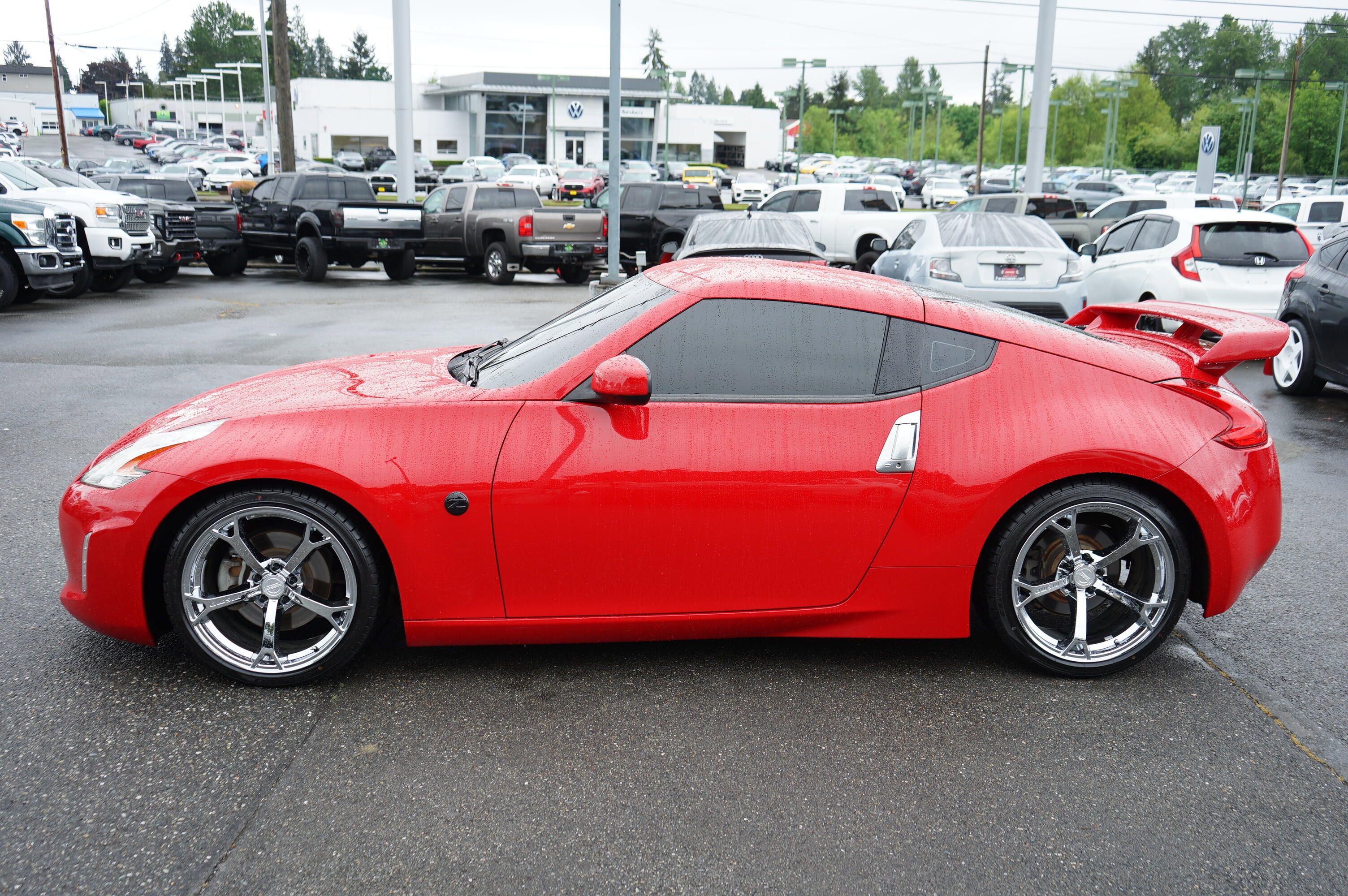 Used 2016 Nissan 370Z Coupe RWD image 2