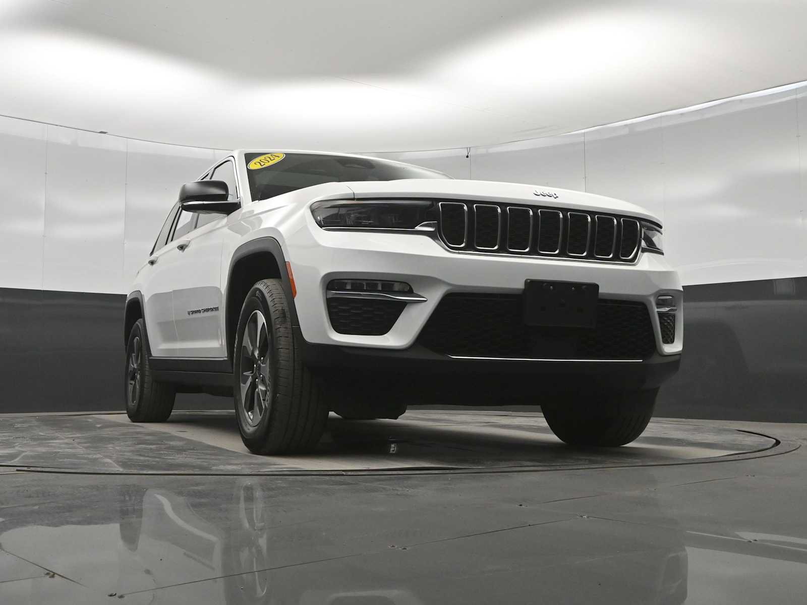 Used 2024 Jeep Grand Cherokee Limited 4xe AWD/4WD image 32