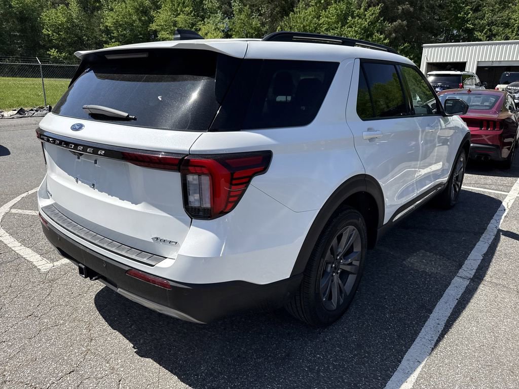 Used 2025 Ford Explorer Active w/ Active Comfort Package AWD/4WD image 21