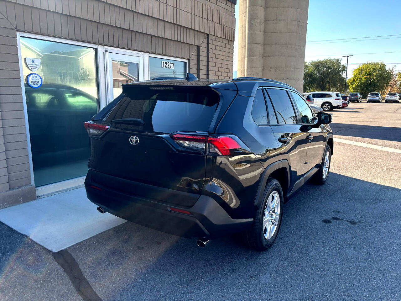 Used 2020 Toyota RAV4 XLE image 3