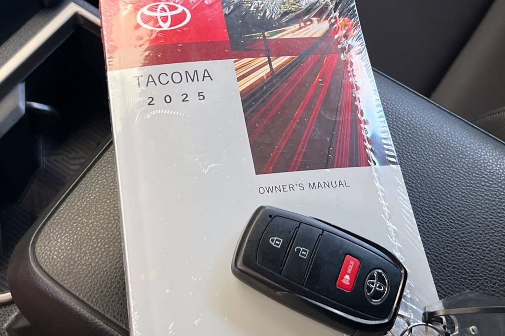 Certified 2025 Toyota Tacoma SR5 AWD/4WD image 12