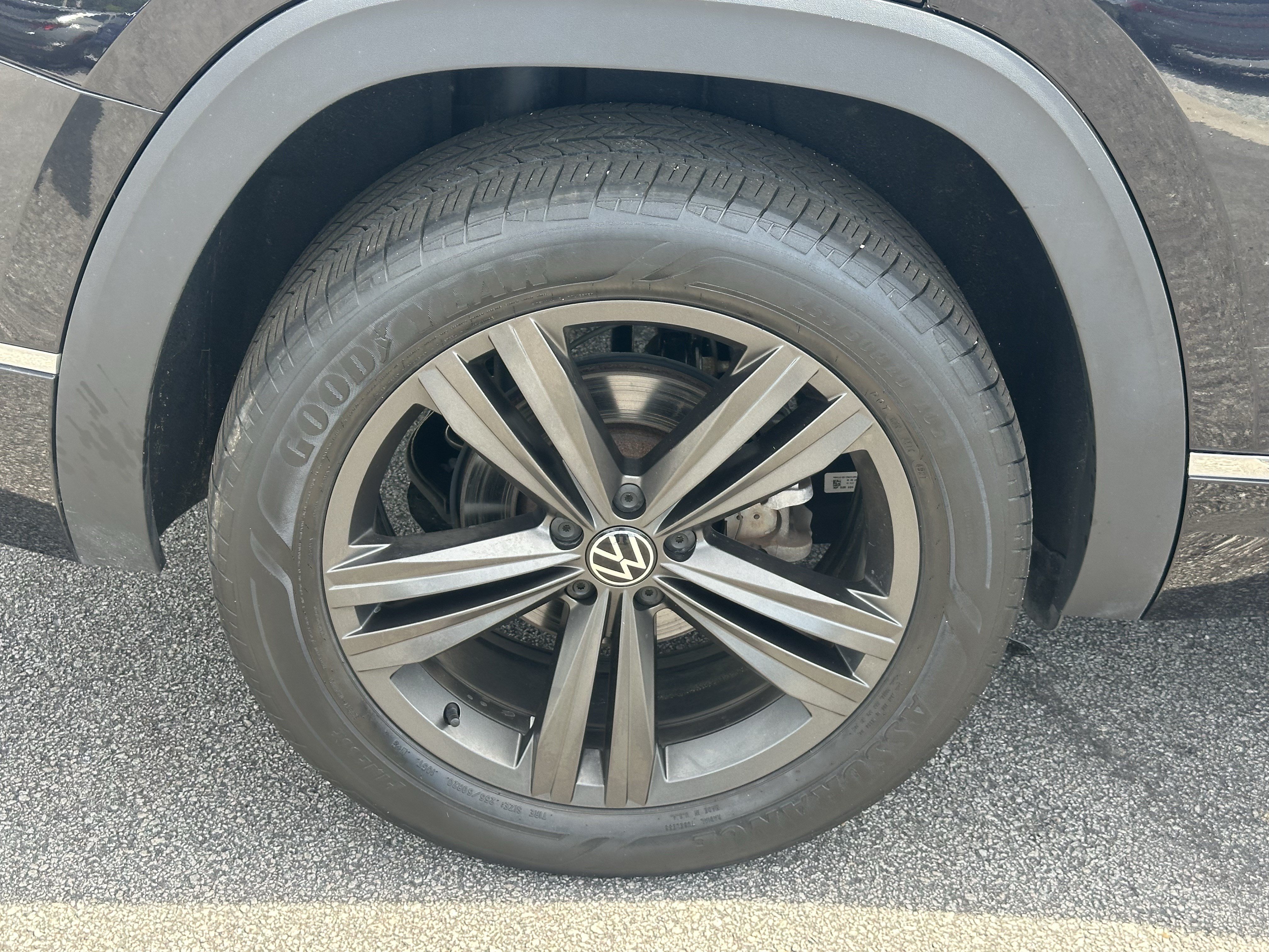 Used 2022 Volkswagen Atlas SEL R-Line AWD/4WD image 17