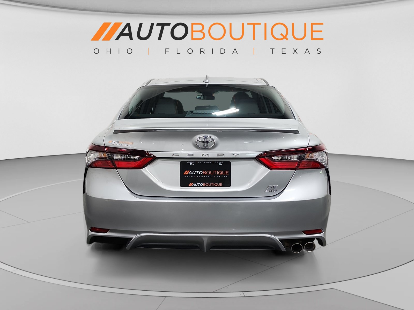 Used 2024 Toyota Camry SE AWD/4WD image 4