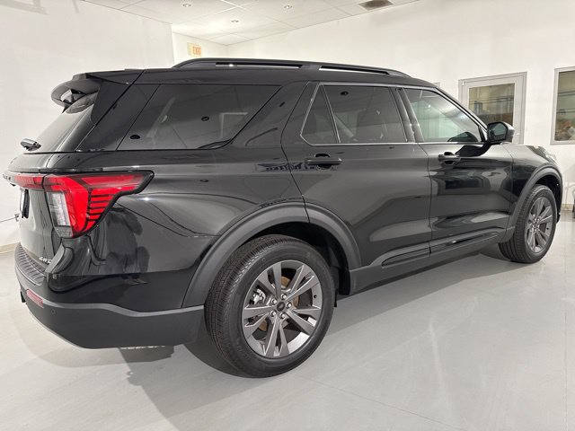 Used 2026 Ford Explorer Active w/ Active Comfort Package AWD/4WD image 14