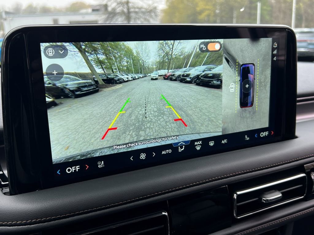 New 2026 Lincoln Aviator AWD w/ Jet Appearance Package image 17