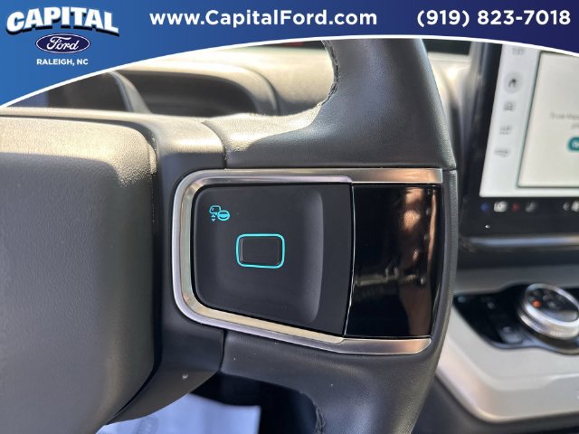Certified 2025 Ford Expedition Active AWD/4WD image 24
