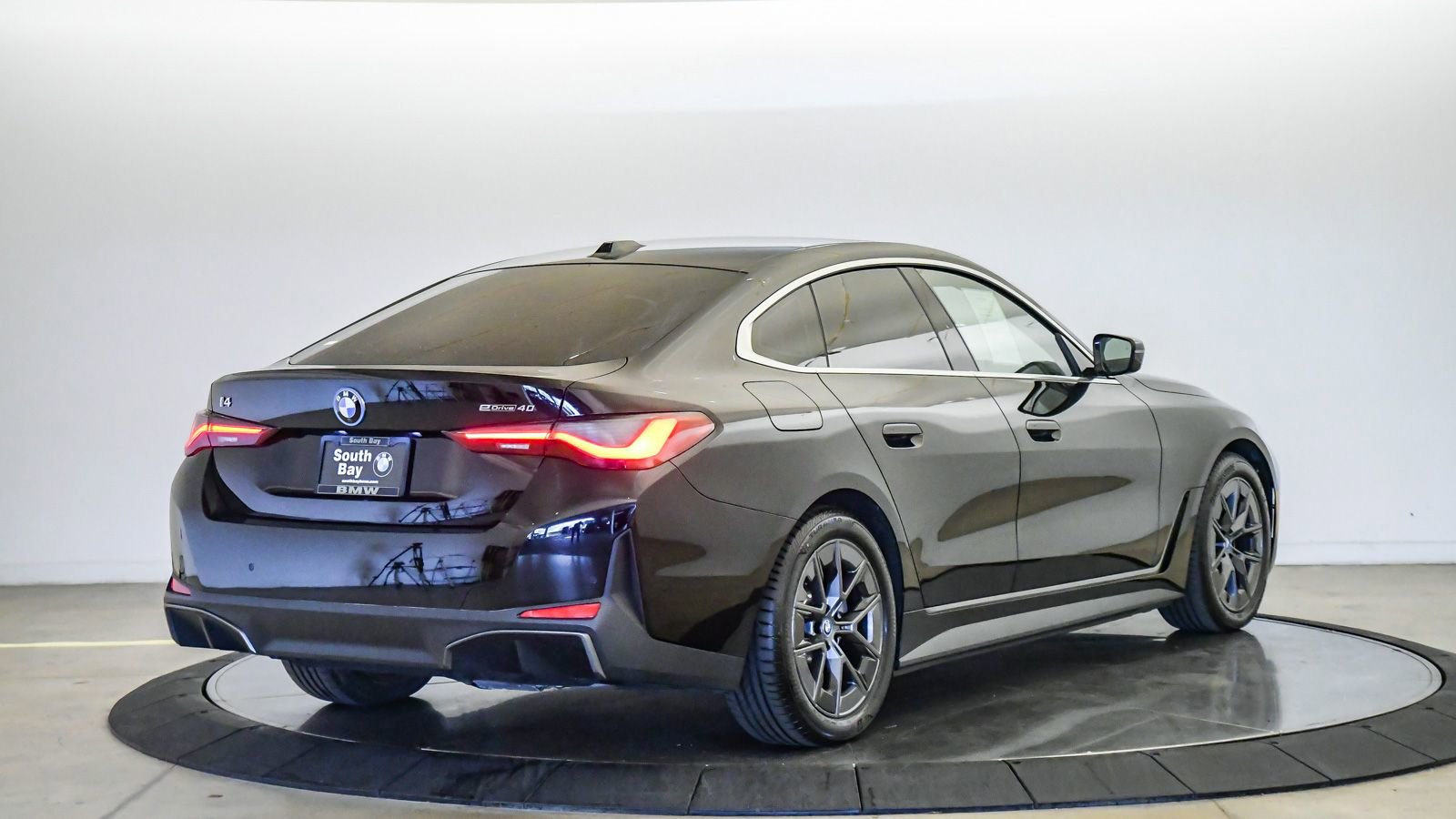 Certified 2024 BMW i4 eDrive40 w/ Premium Package RWD image 5