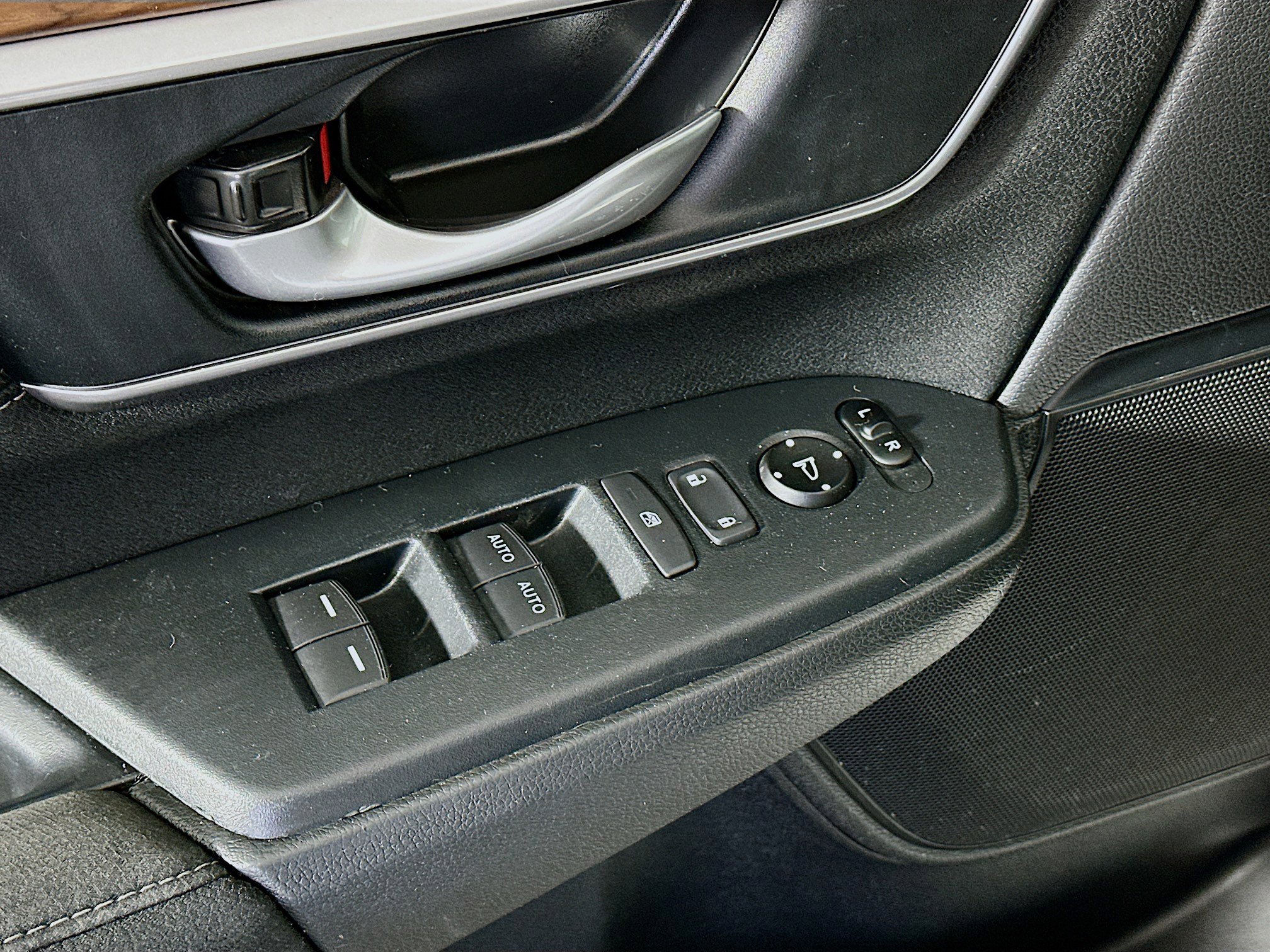 Used 2019 Honda CR-V EX image 15