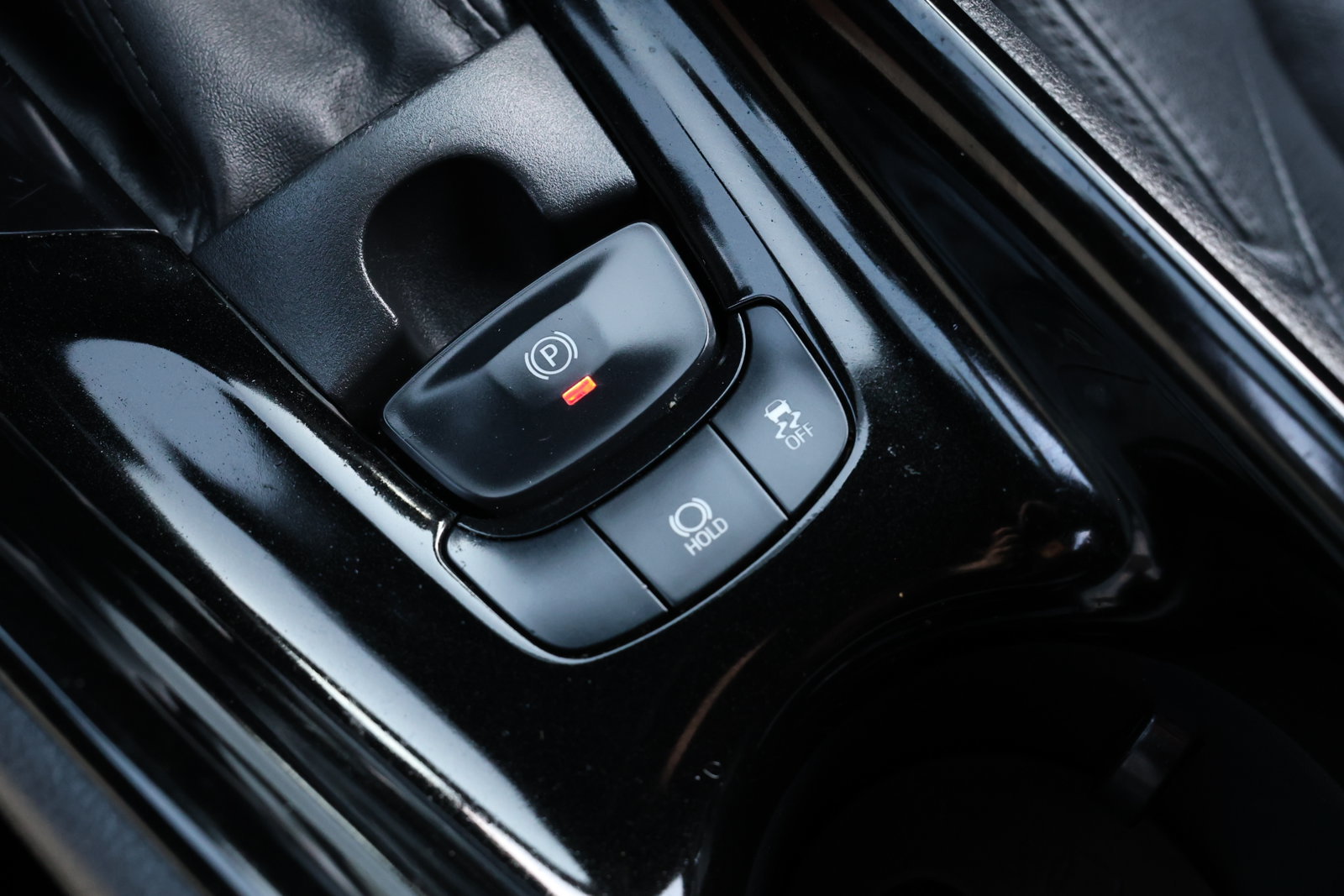 Used 2019 Toyota C-HR Limited FWD image 23