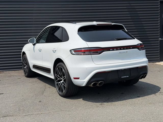 Certified 2023 Porsche Macan S AWD/4WD image 3