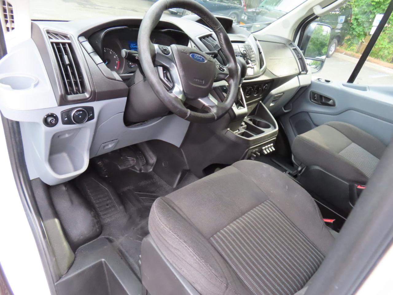 Used 2016 Ford Transit 250 130 Low Roof RWD image 14