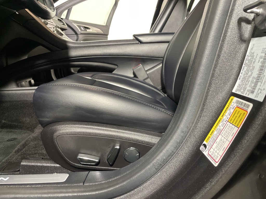 Used 2017 Lincoln MKZ Premiere image 11