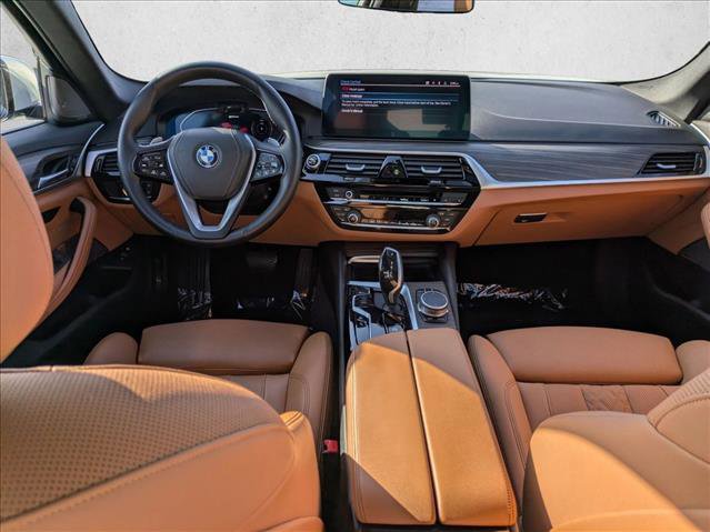 Used 2023 BMW 530e w/ Premium Package image 18