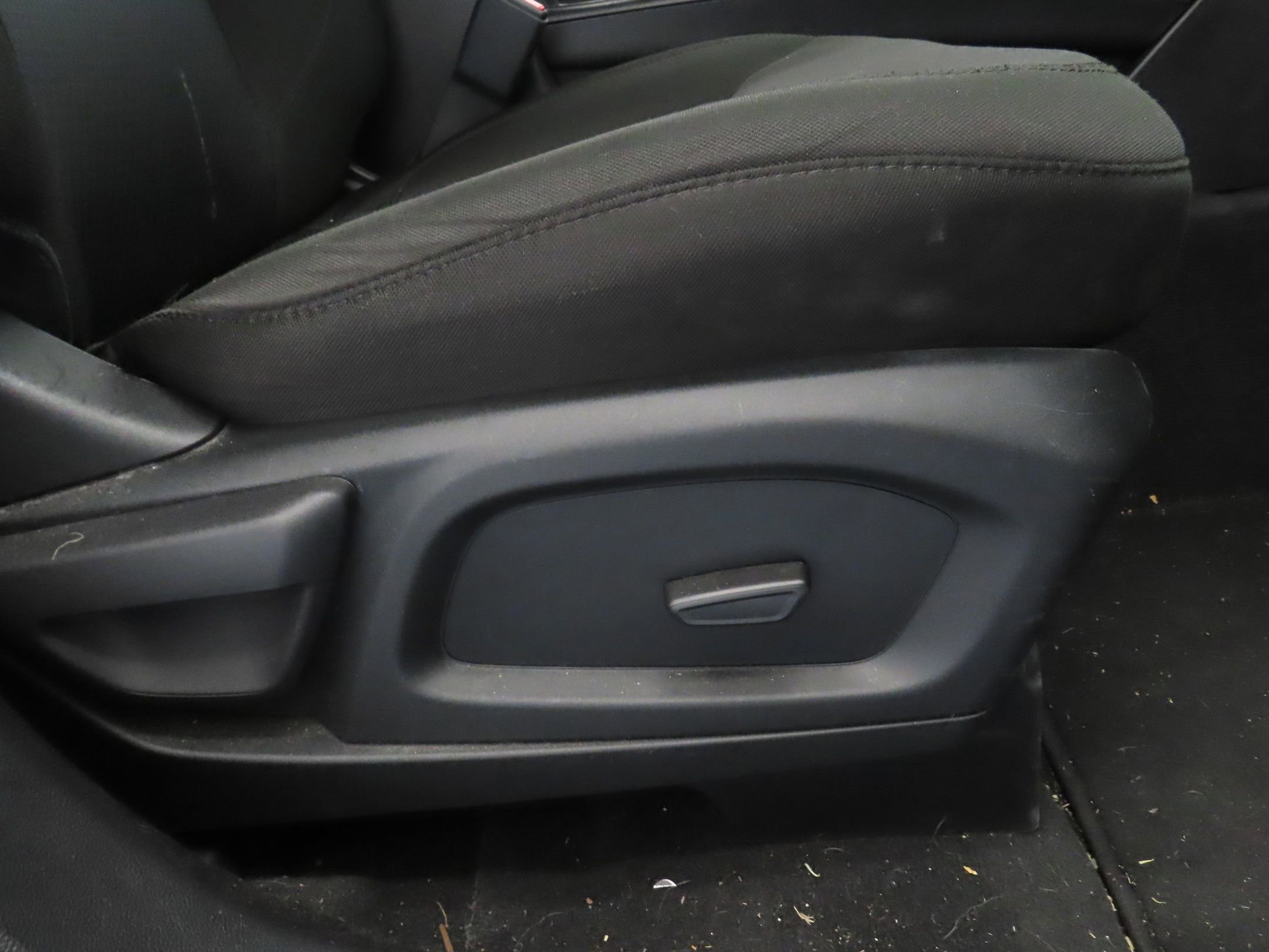 Used 2022 Ford Explorer XLT image 28