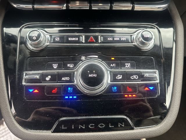 Used 2021 Lincoln Corsair Reserve w/ Elements Package image 19