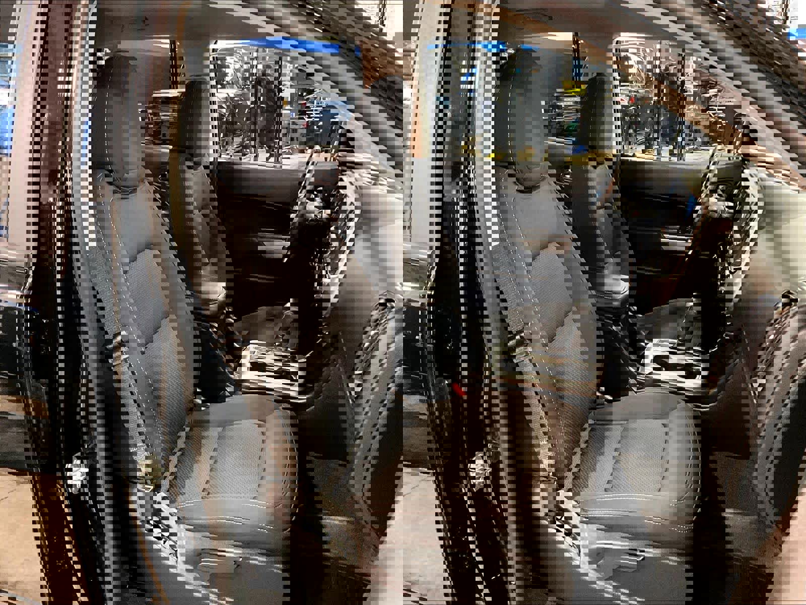 Used 2021 Chevrolet Colorado LT w/ LT Convenience Package image 11