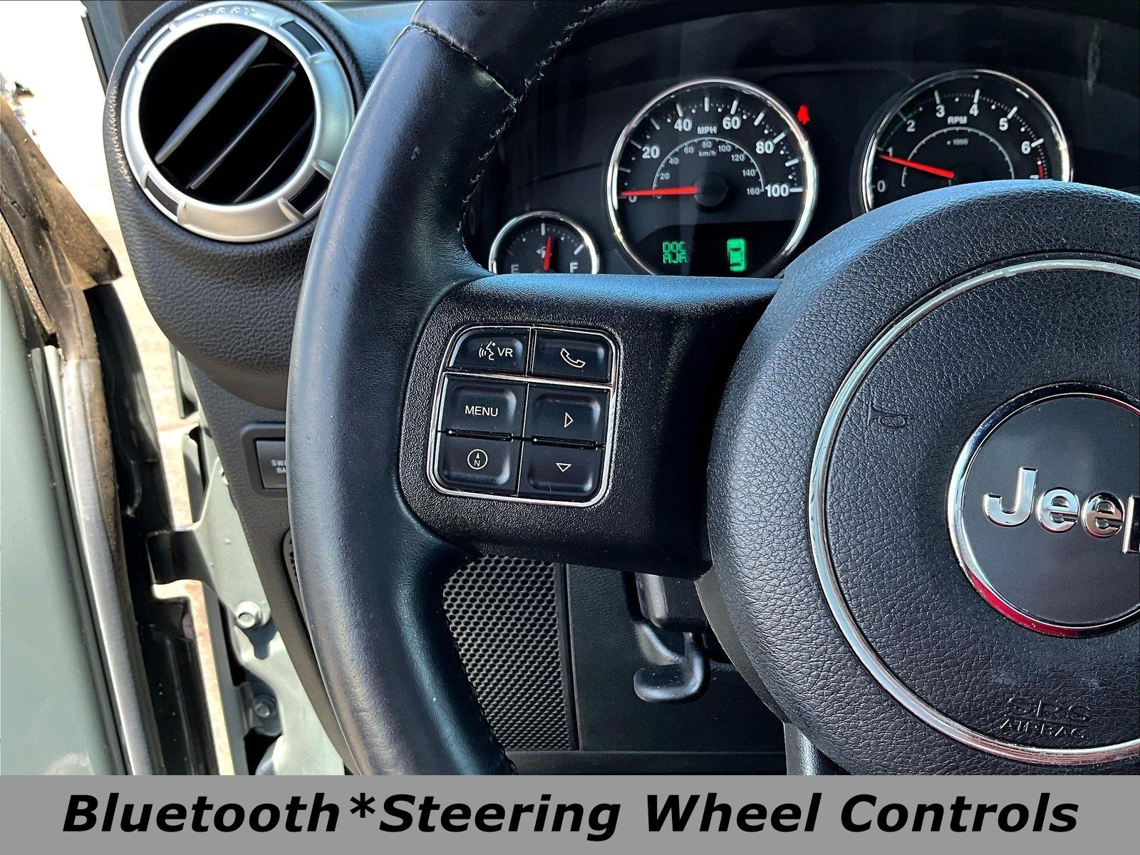 Used 2015 Jeep Wrangler Rubicon w/ Power Convenience Group AWD/4WD image 11