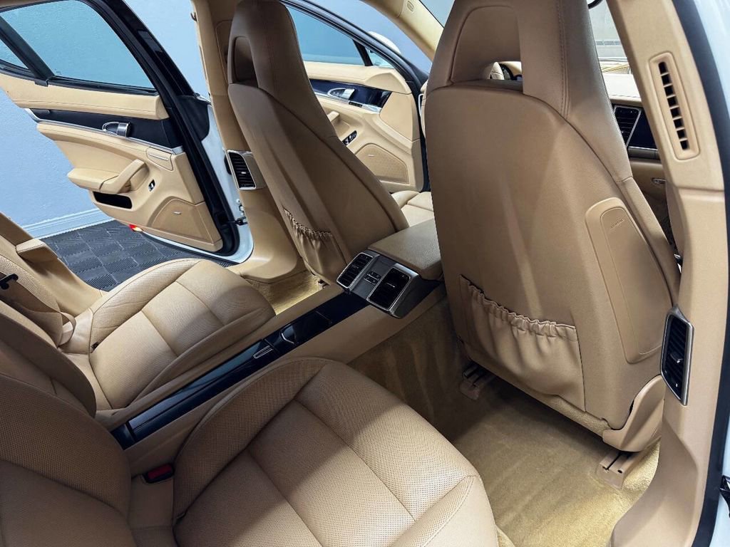 Used 2015 Porsche Panamera 4 image 52
