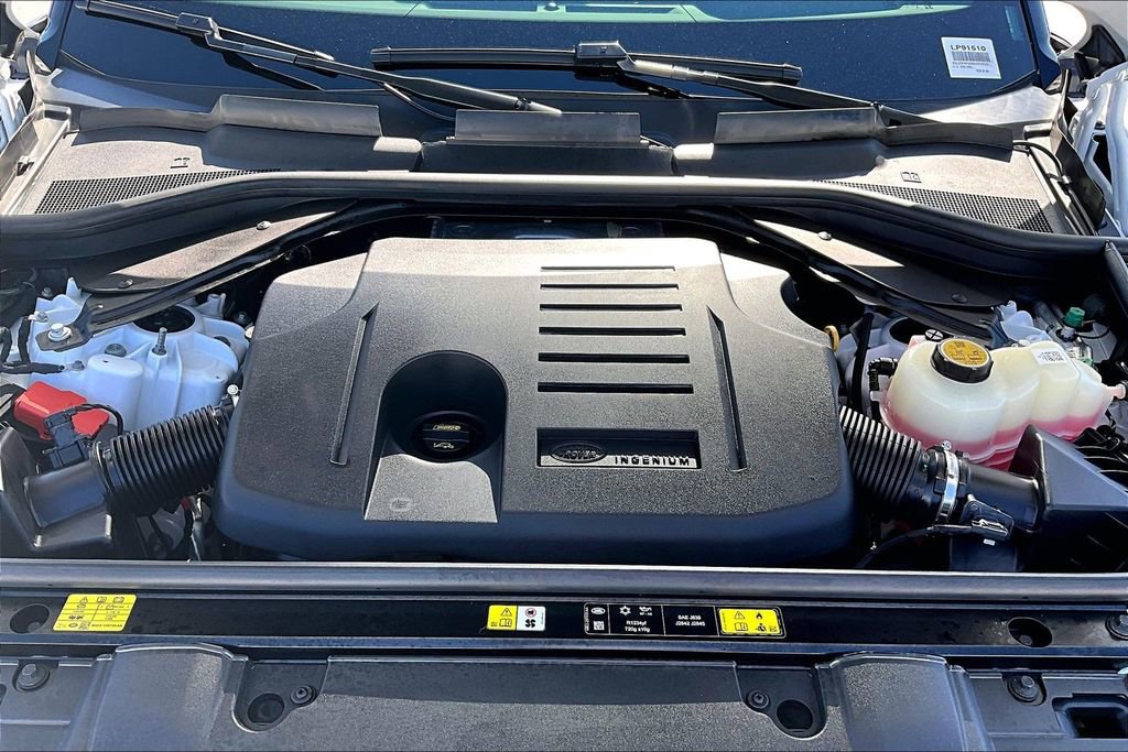 Used 2025 Land Rover Range Rover SE image 29