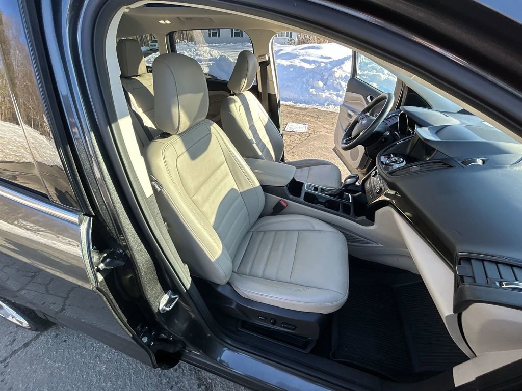 Used 2019 Ford Escape Titanium image 25