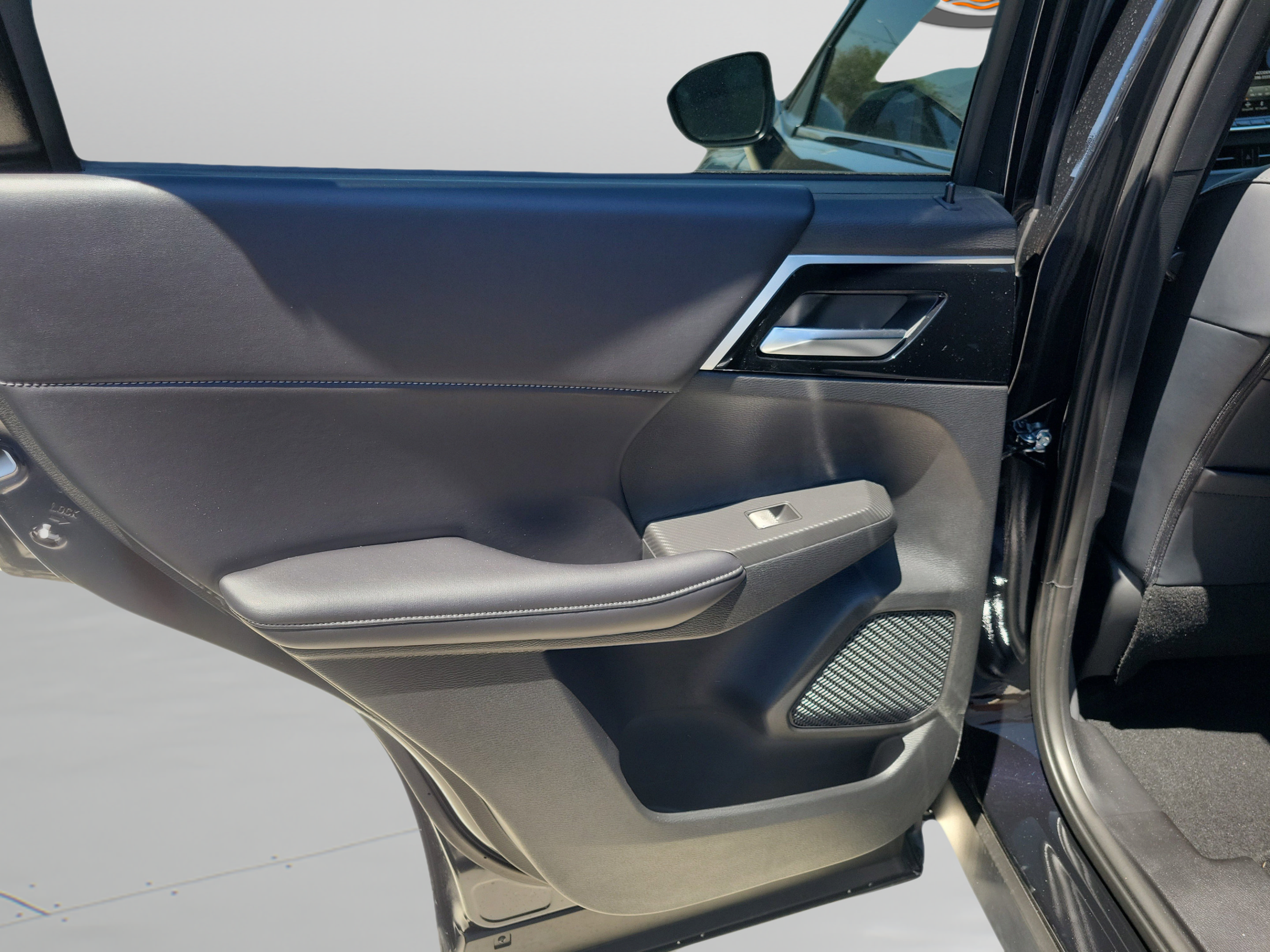 New 2026 Nissan Rogue SL AWD/4WD image 9