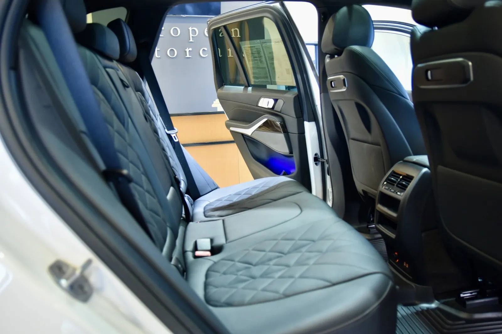 Used 2024 BMW X5 xDrive40i w/ M Sport Package image 23