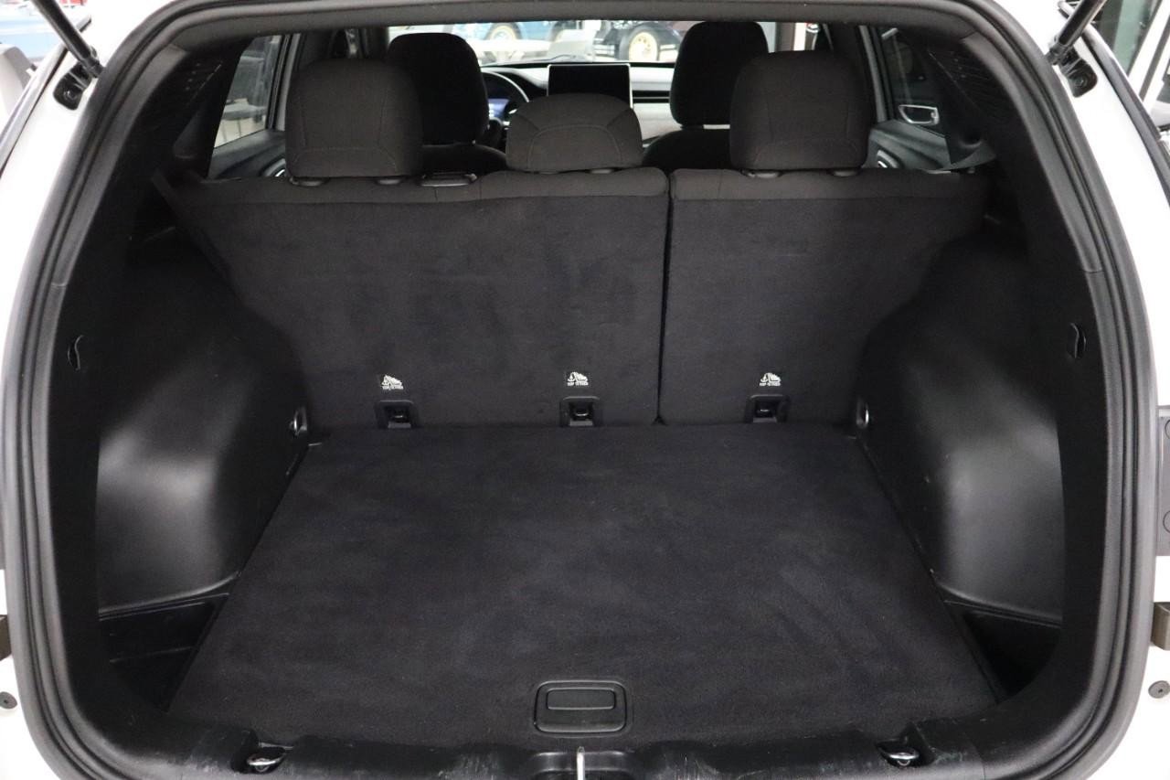 Used 2023 Jeep Compass Sport image 17