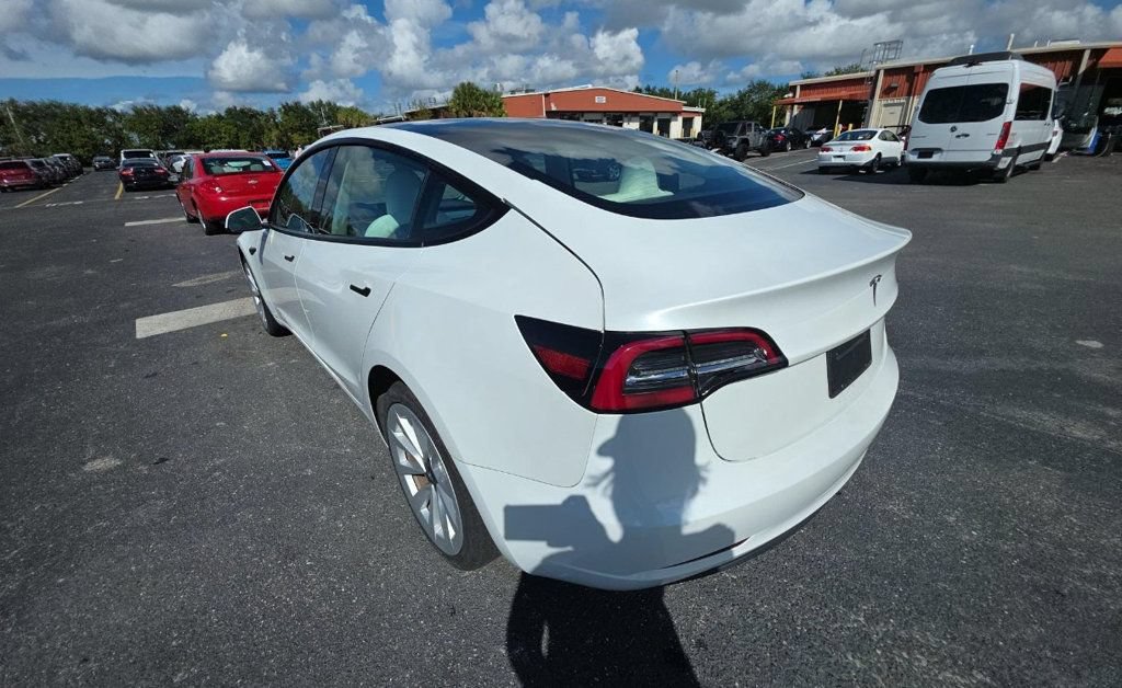 Used 2023 Tesla Model 3 Standard Range RWD image 3