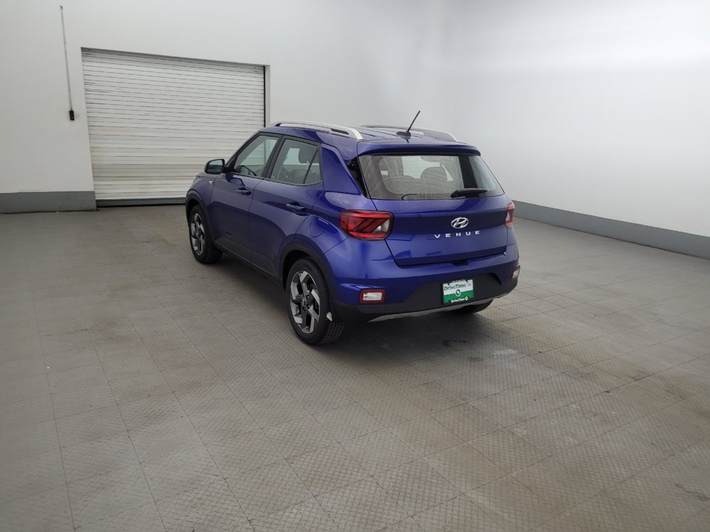 Used 2024 Hyundai Venue SEL FWD image 5