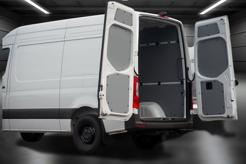 Used 2025 Mercedes-Benz Sprinter 2500 image 18