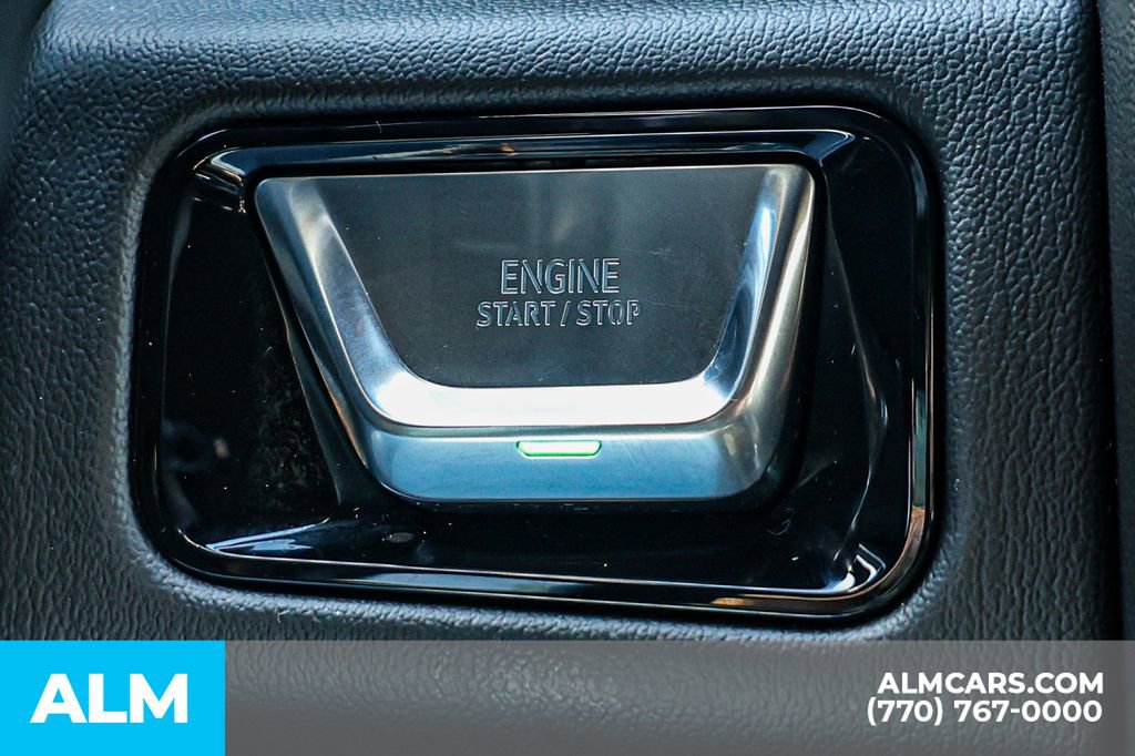 Used 2025 GMC Yukon XL Denali AWD/4WD image 44