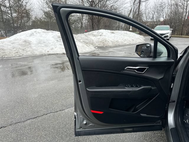 Used 2025 Kia Sportage LX AWD/4WD image 23