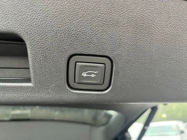 Used 2024 Chevrolet Traverse RS AWD/4WD image 10