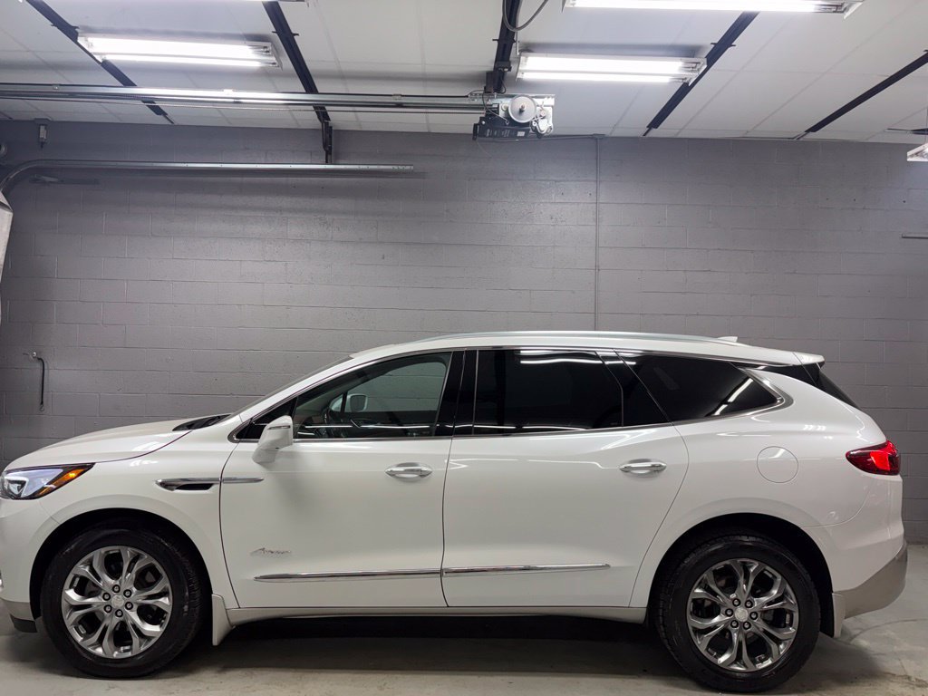 Used 2018 Buick Enclave Avenir w/ Avenir Technology Package AWD/4WD image 30