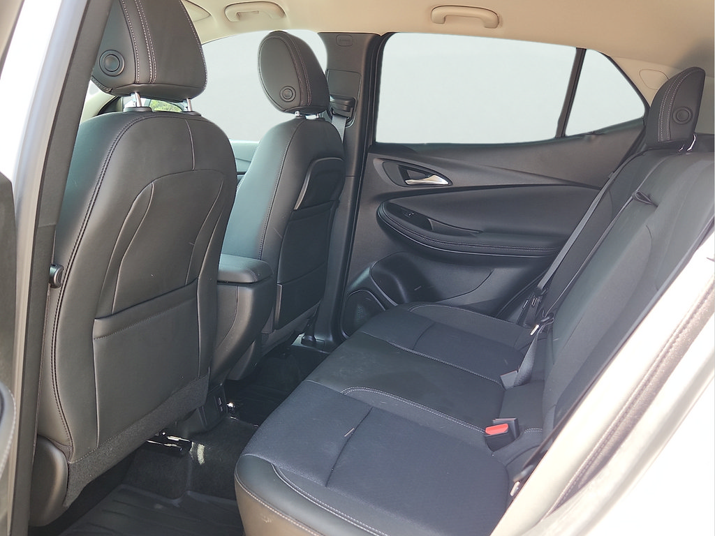 Used 2023 Buick Encore GX Select w/ Safety Package II AWD/4WD image 17