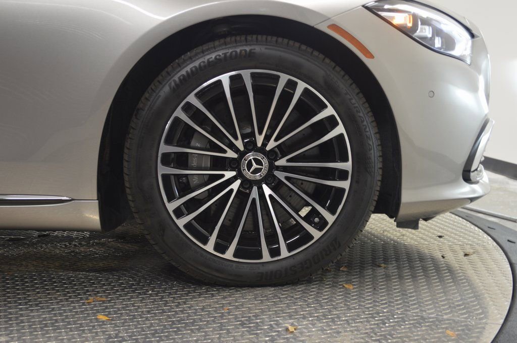 Used 2024 Mercedes-Benz S 580e 4MATIC Sedan image 16