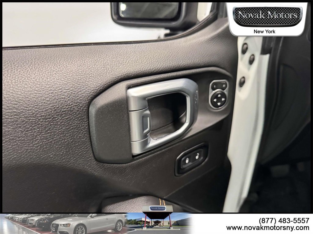 Used 2023 Jeep Wrangler Altitude image 8