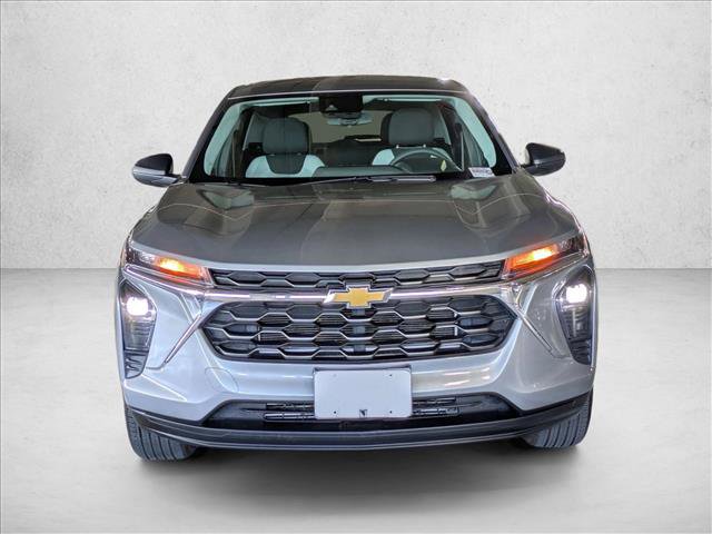 Used 2024 Chevrolet Trax LS image 2