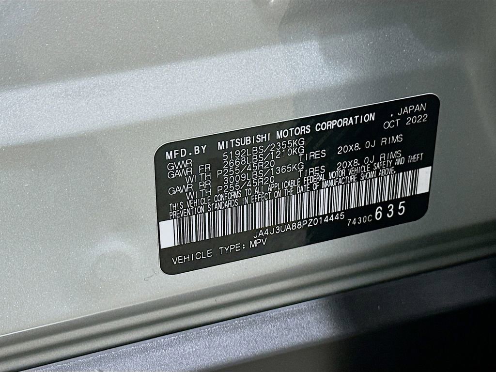Used 2023 Mitsubishi Outlander SE image 34