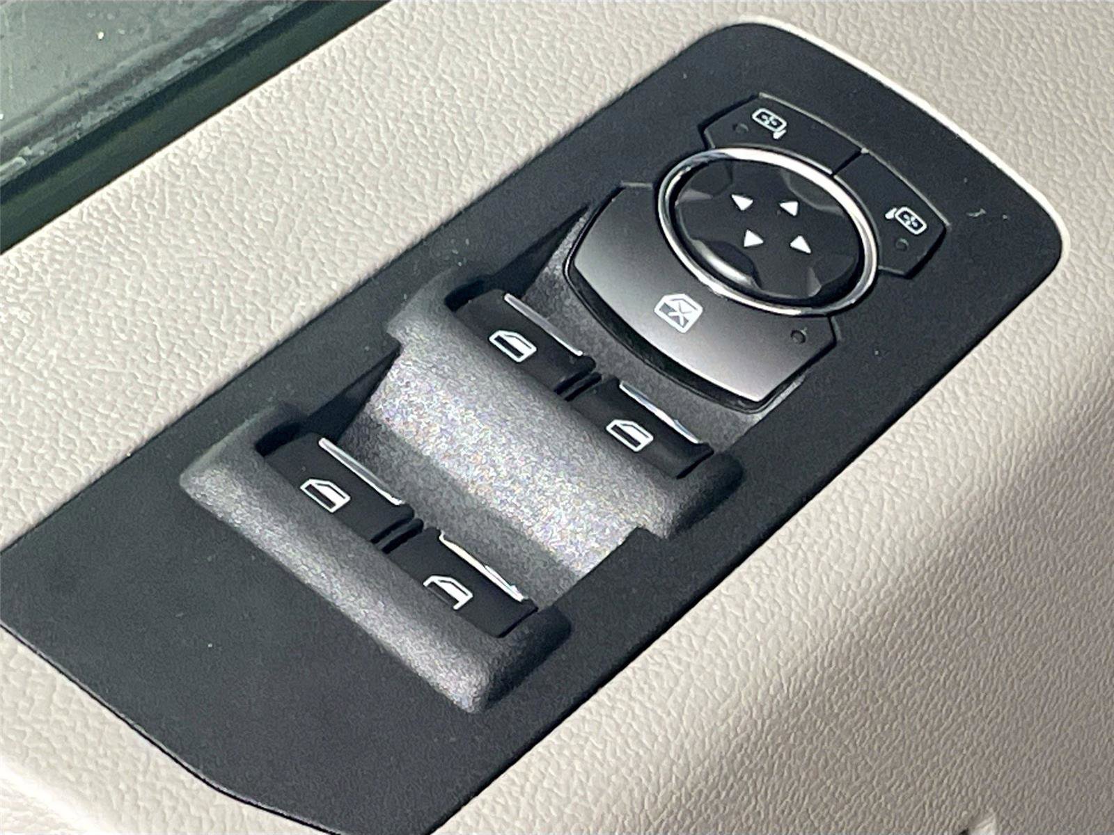 Used 2015 Ford F150 XLT w/ Equipment Group 301A Mid AWD/4WD image 19