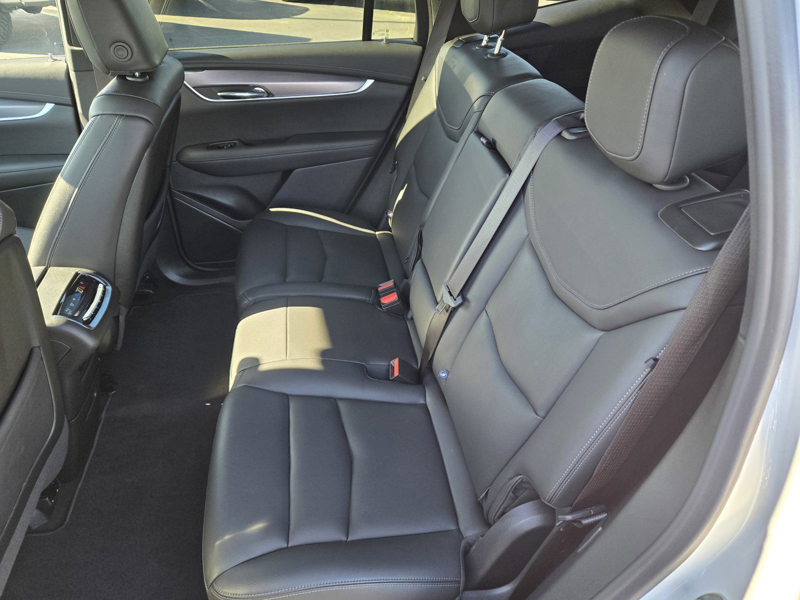 Used 2025 Cadillac XT6 Luxury image 10