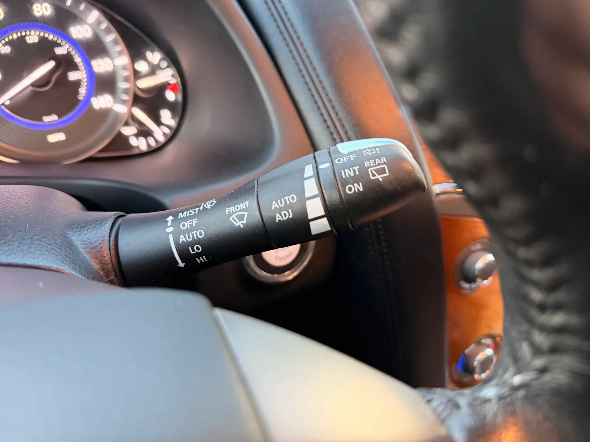 Used 2011 INFINITI QX56 4WD w/ Theater Pkg image 36
