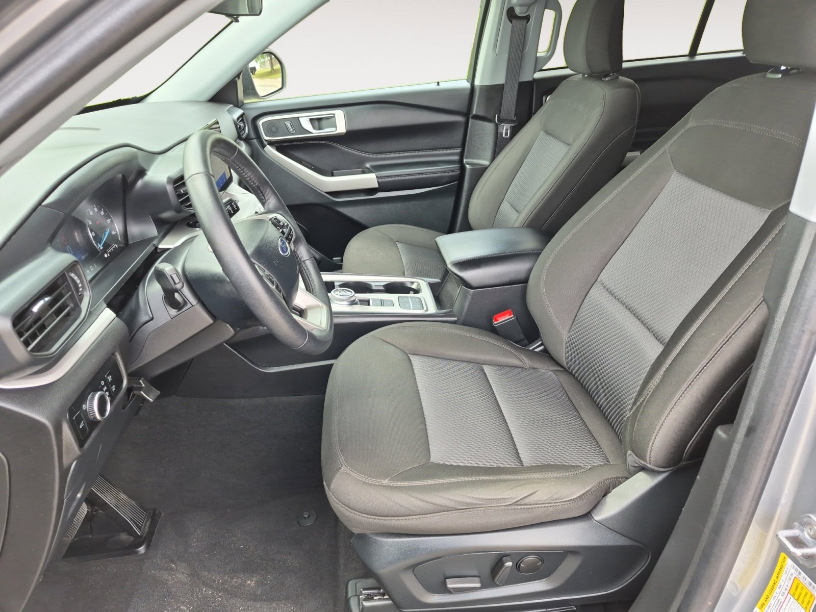 Used 2024 Ford Explorer XLT image 22
