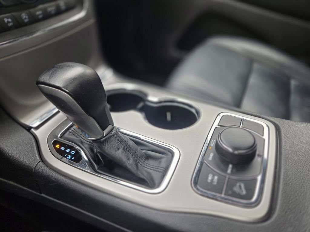 Used 2018 Jeep Grand Cherokee Limited image 18